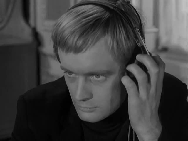 Thumbnail image for The Man From U.N.C.L.E. S01E22 The See Paris and Die Affair