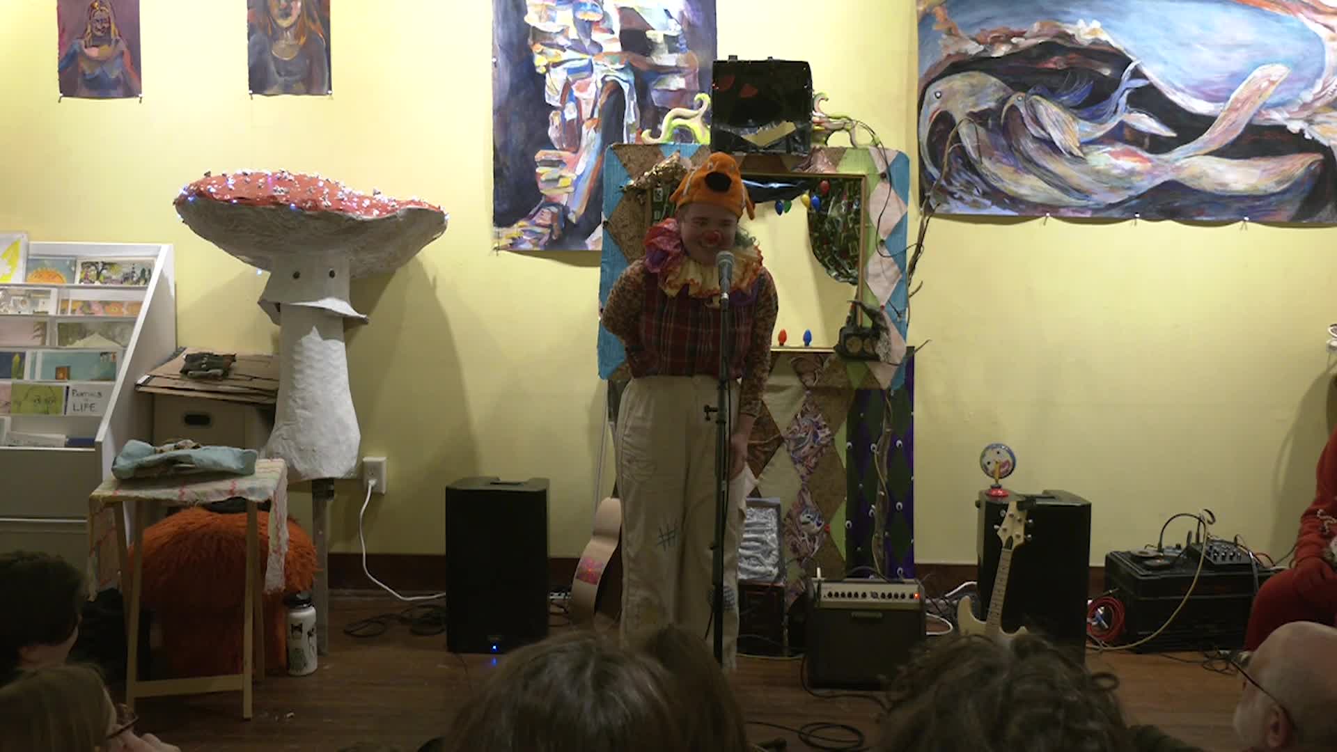 Content clown Puppet Show